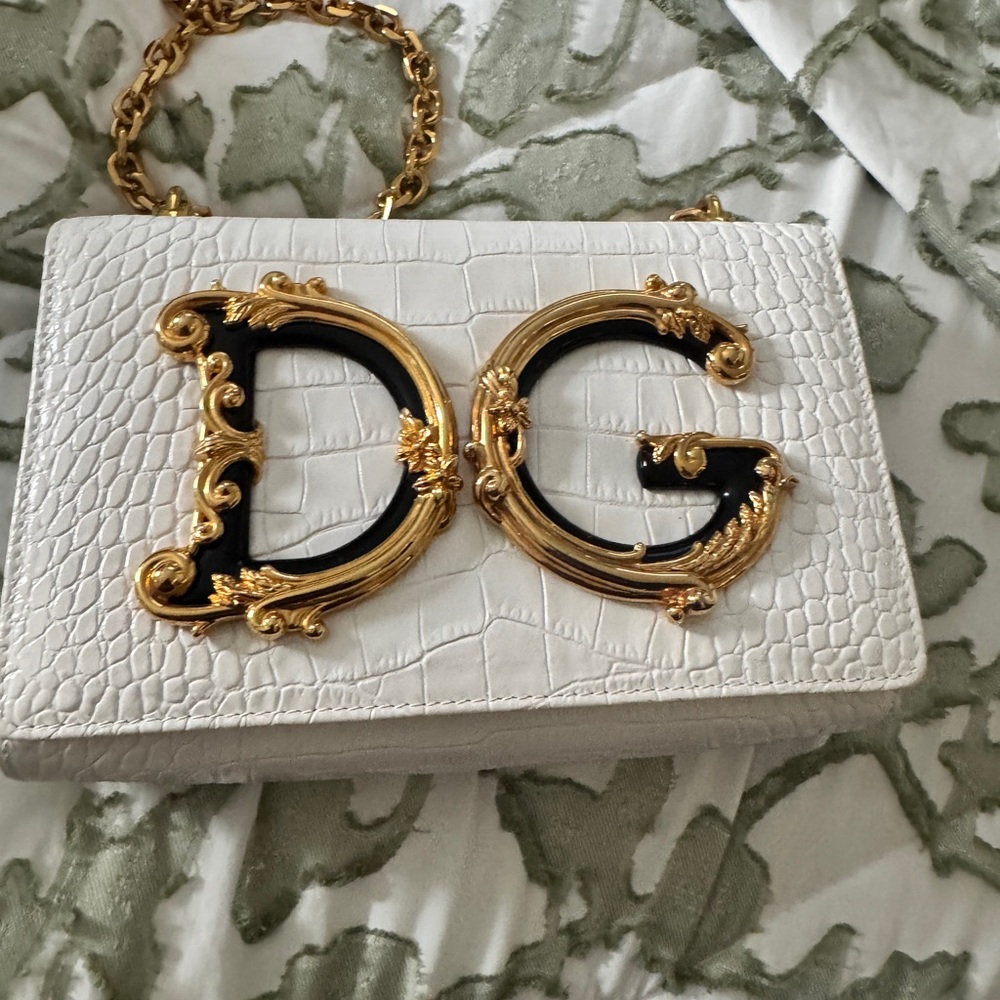 Dolce & Gabbana White Croc-Embossed Shoulder Bag with Gold Chain